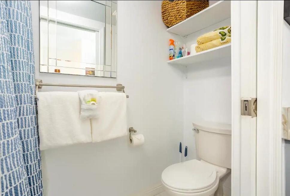 Downtown Hawaiian Theme Condo With Hot Tub, Pool & Beach - Kona Islander Inn Kailua-Kona Eksteriør billede