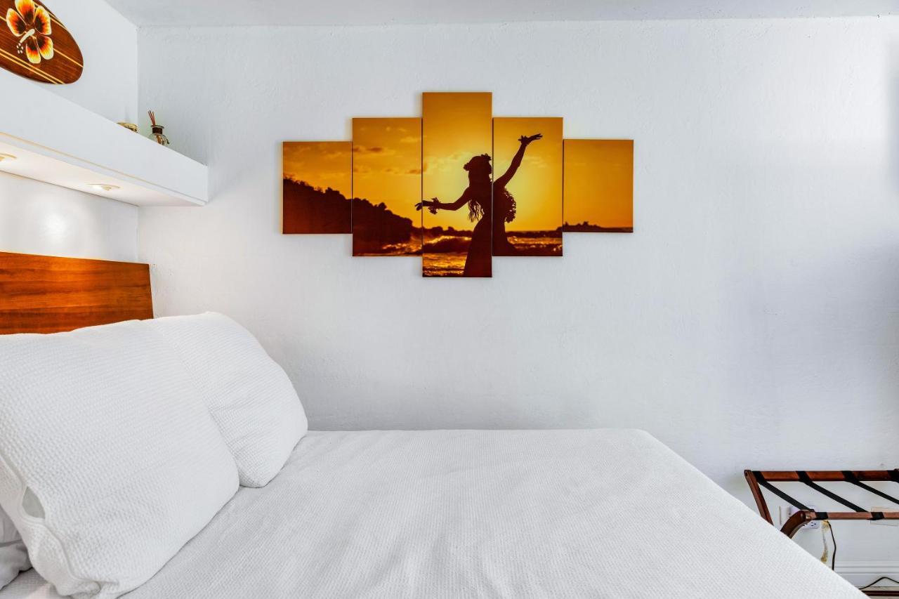 Downtown Hawaiian Theme Condo With Hot Tub, Pool & Beach - Kona Islander Inn Kailua-Kona Eksteriør billede