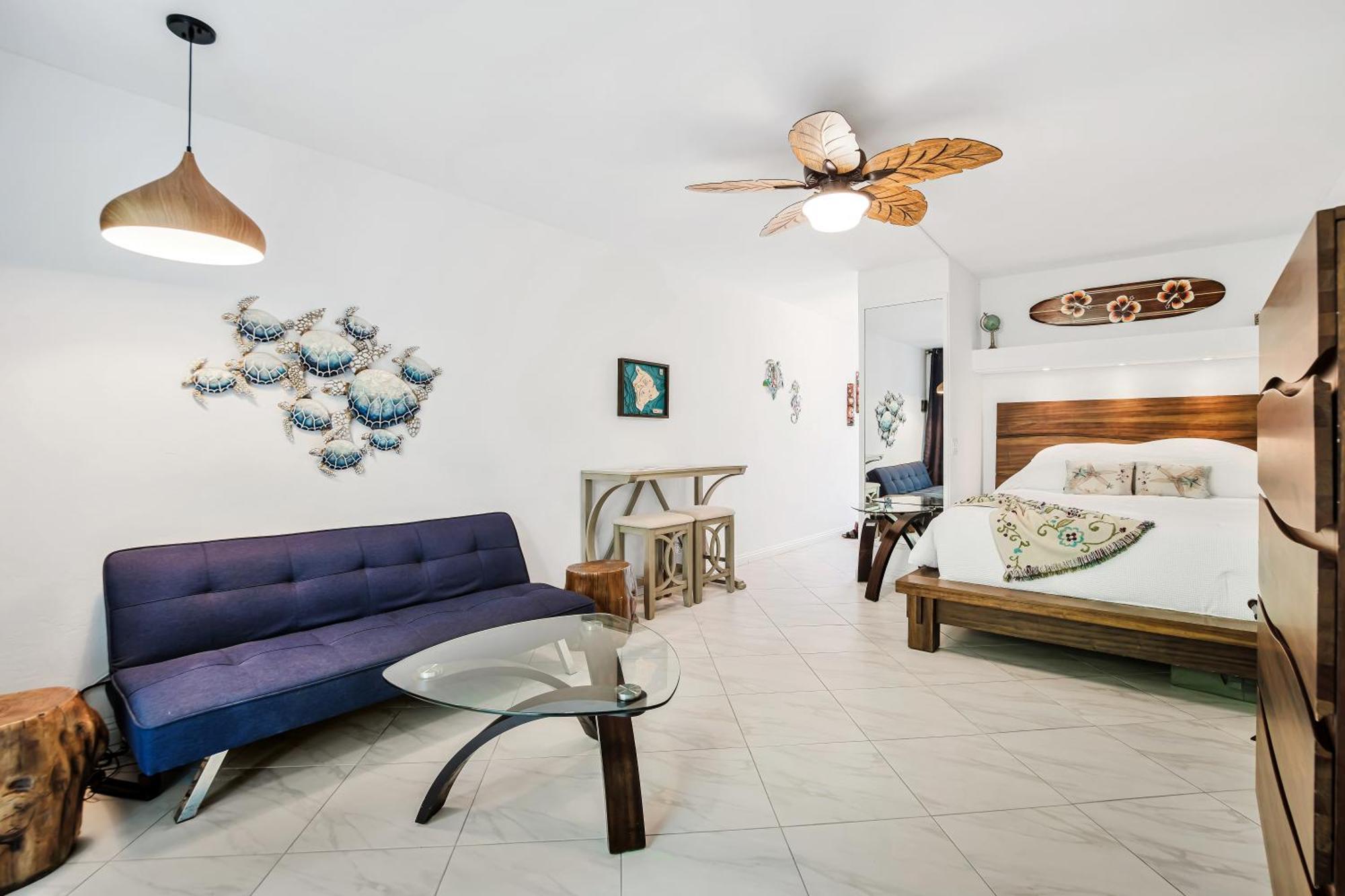 Downtown Hawaiian Theme Condo With Hot Tub, Pool & Beach - Kona Islander Inn Kailua-Kona Eksteriør billede